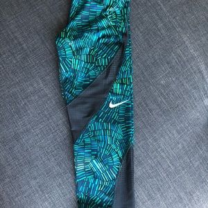 Nike Pro. Dri- Fit crop pants